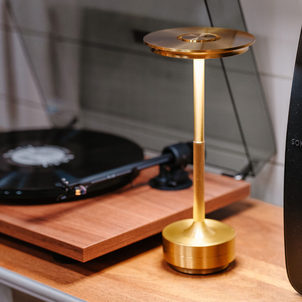 Nara Metallische Akku-Tischlampe