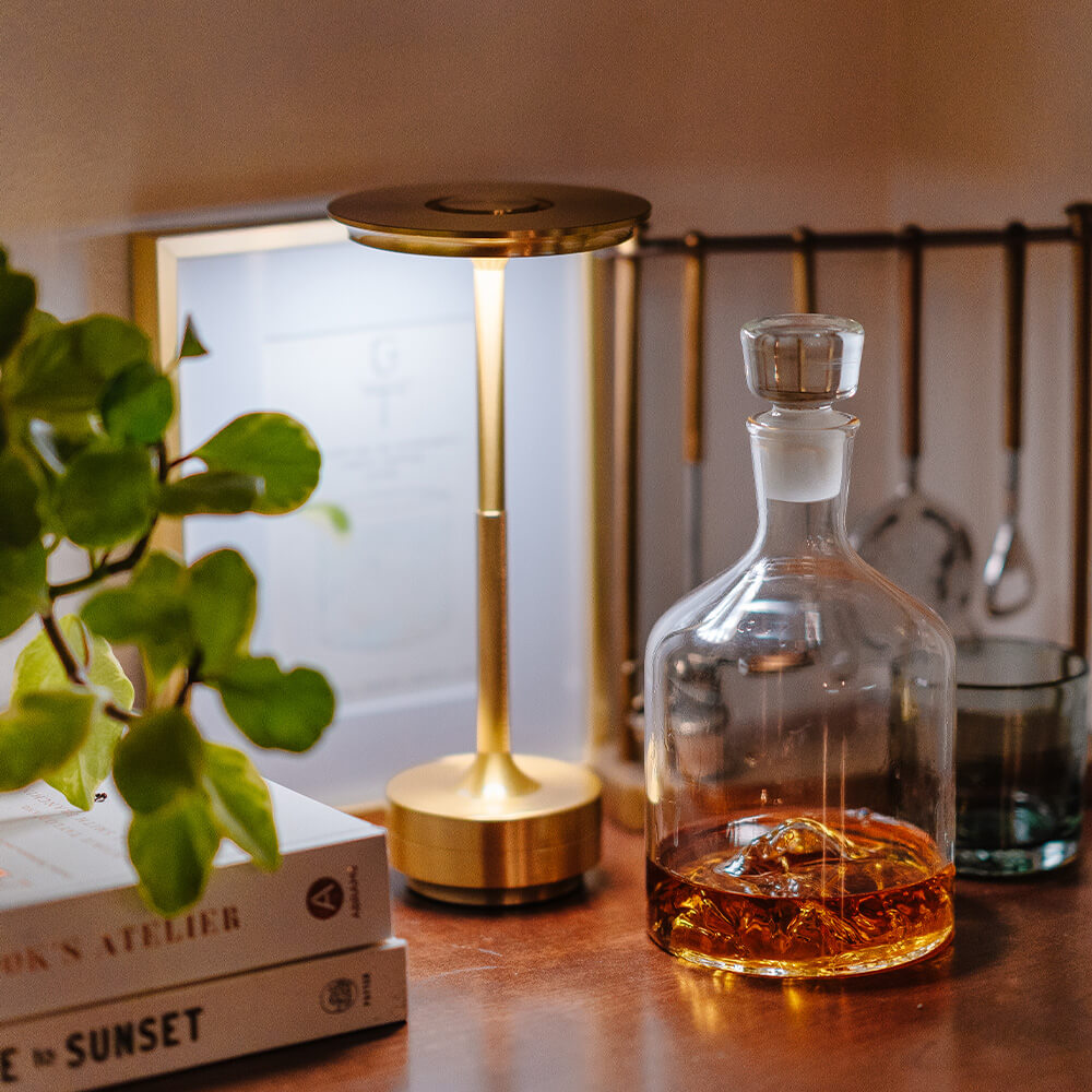 Nara Metallische Akku-Tischlampe