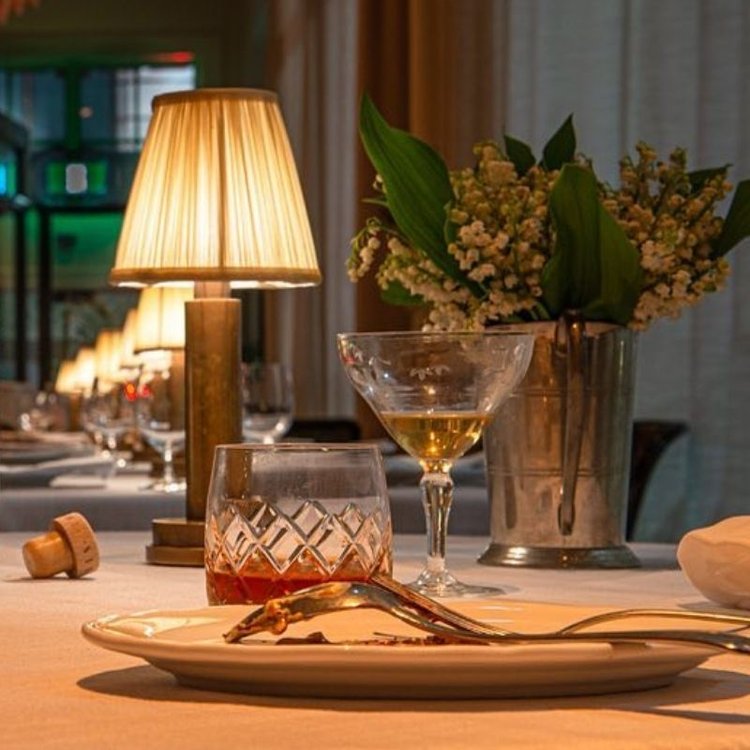 Apfelförmige Stoff-Tischlampe